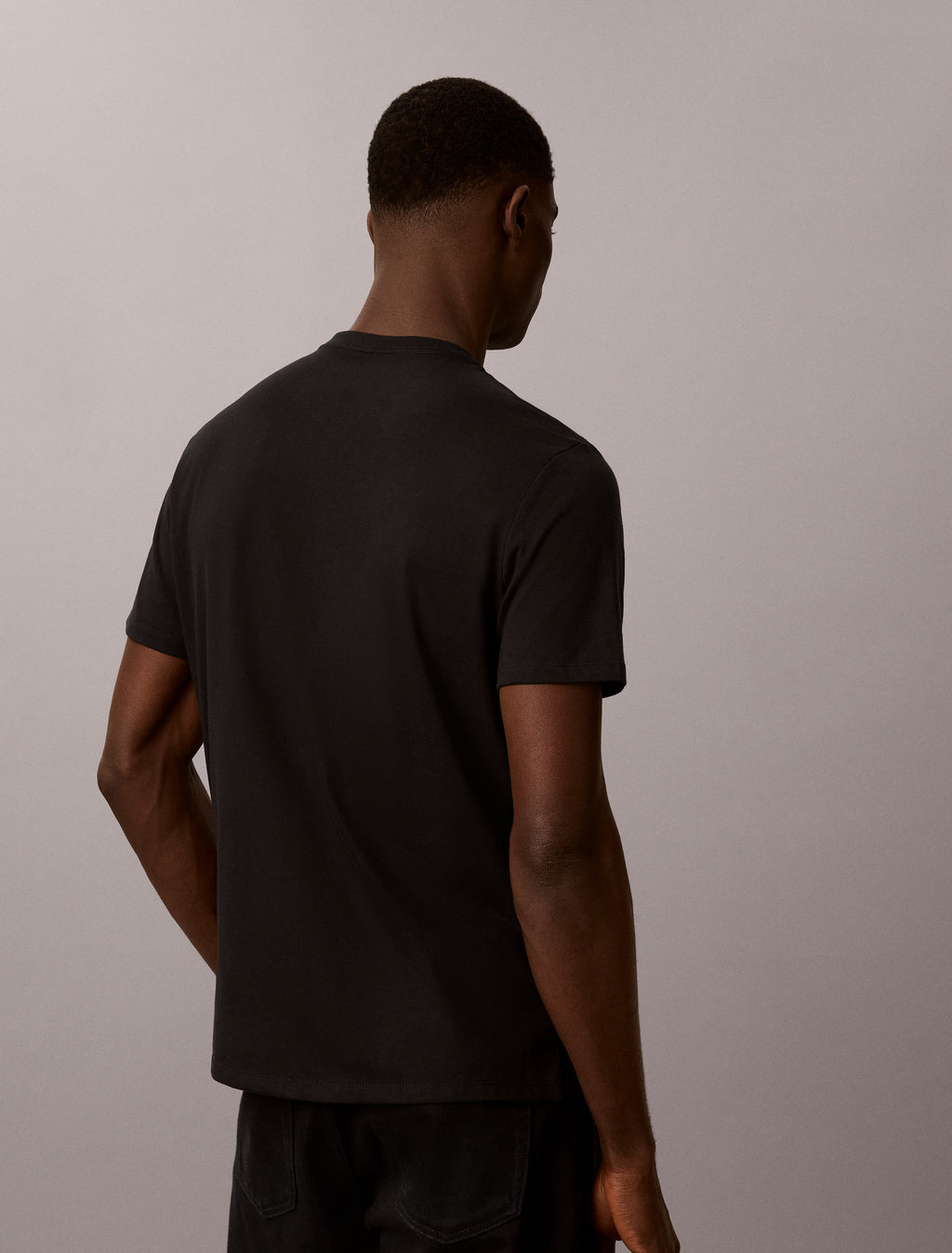 Calvin Klein Kaos Logo Seri Huruf, Unisex '"COD '" K209