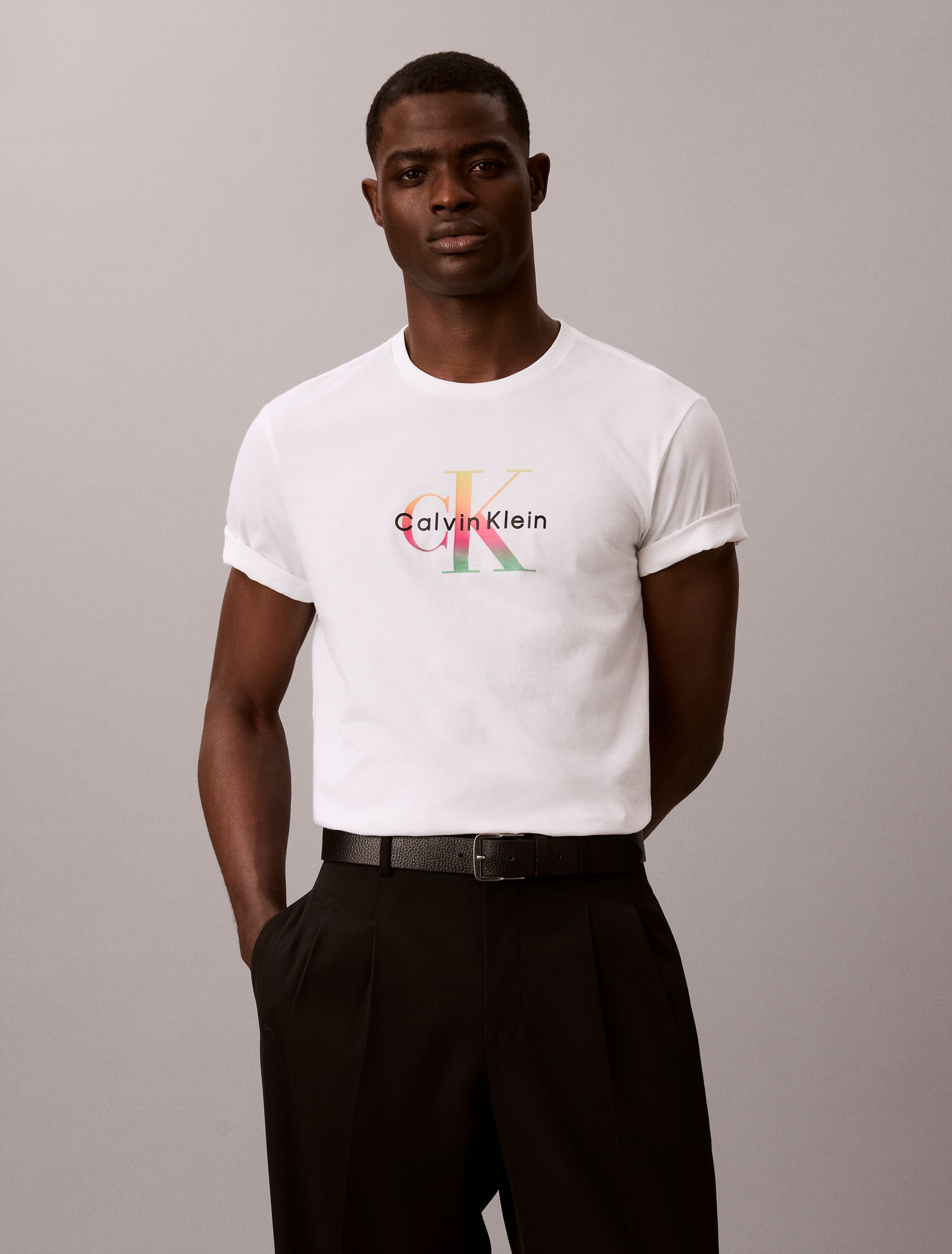 Calvin Klein Kaos Logo Seri Huruf, Unisex '"COD '" K209