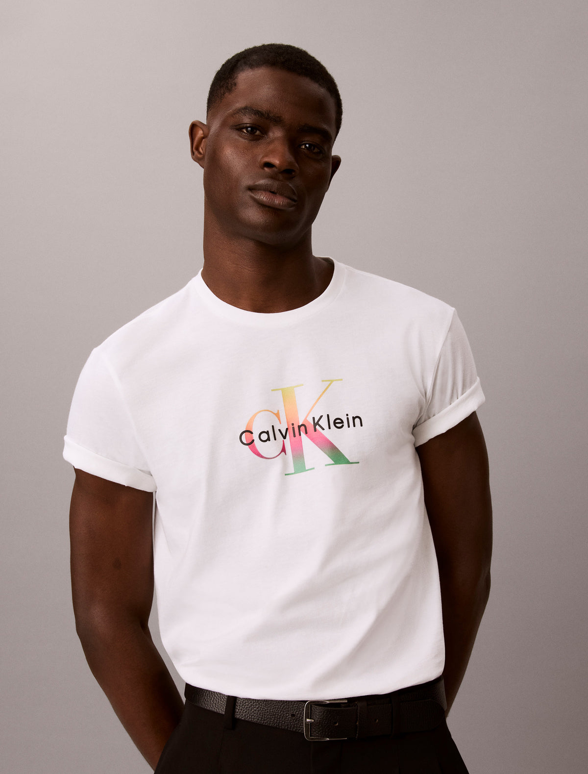 Calvin Klein Kaos Logo Seri Huruf, Unisex '"COD '" K209