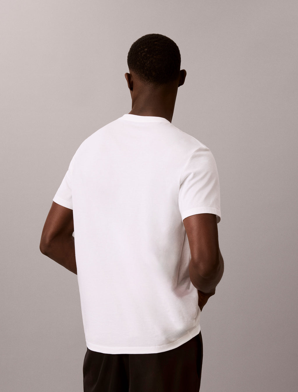 Calvin Klein Kaos Logo Seri Huruf, Unisex '"COD '" K209