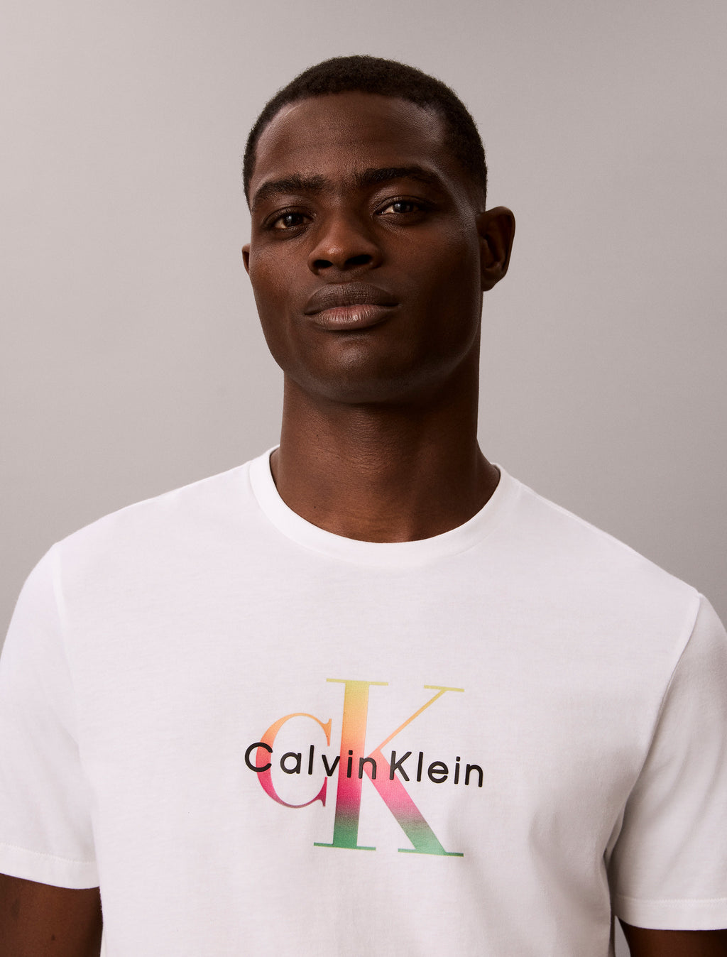 Calvin Klein Kaos Logo Seri Huruf, Unisex '"COD '" K209