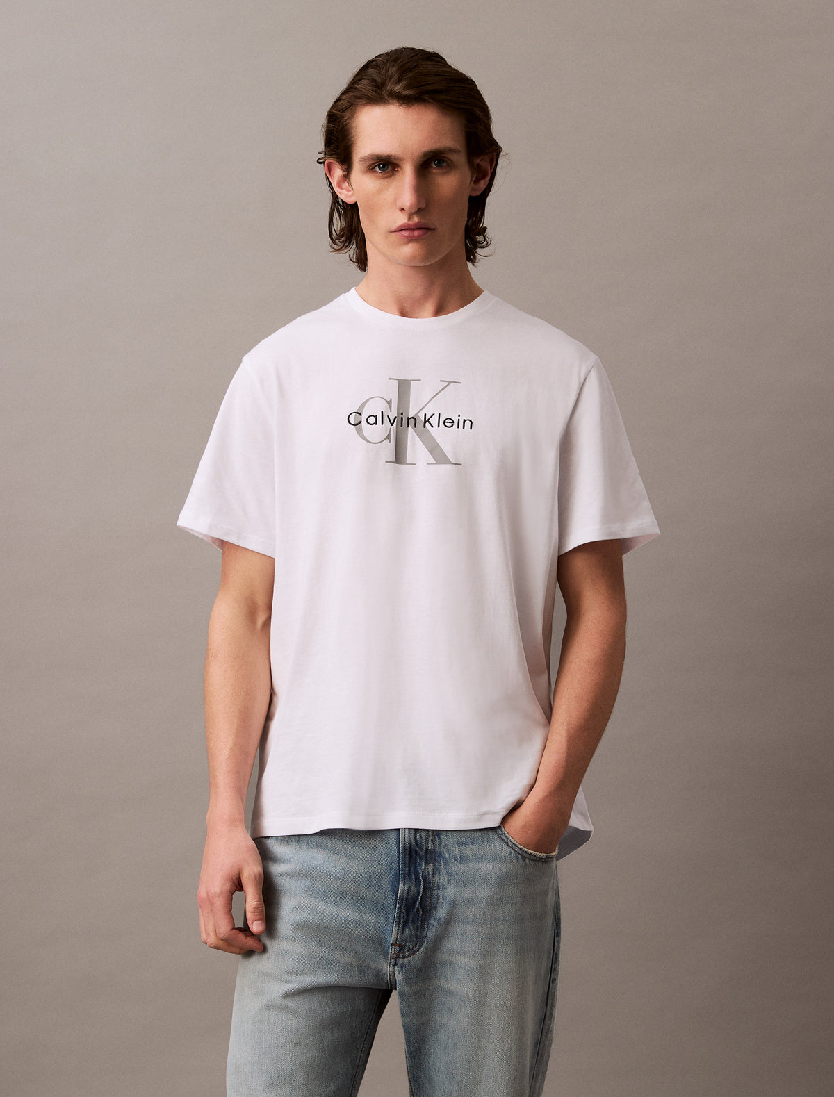 Calvin Klein Kaos Logo Seri Huruf, Unisex '"COD '" K210