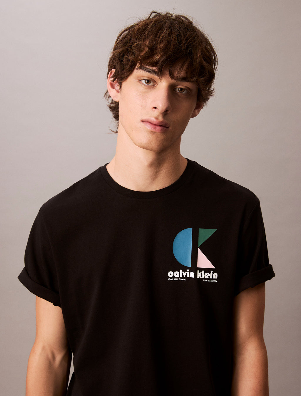 Calvin Klein Kaos Logo Seri Huruf, Unisex '"COD '" K213
