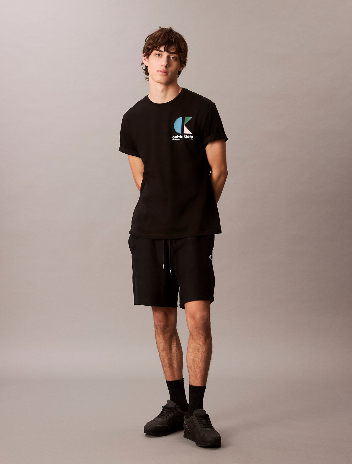 Calvin Klein Kaos Logo Seri Huruf, Unisex '"COD '" K213