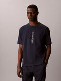 Calvin Klein Kaos Logo Seri Huruf, Unisex '"COD '" K214
