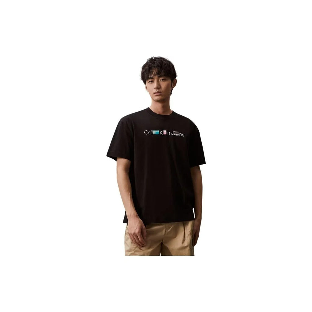 Calvin Klein Kaos Logo Seri Huruf, Unisex '"COD '" K204